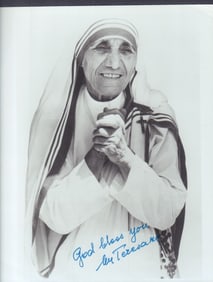 Mother Teresa signed rare photo 8x10