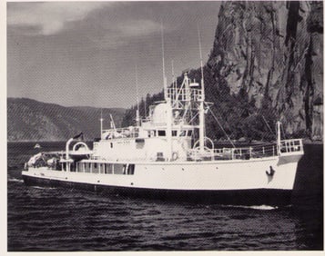 Jacques Cousteu rare signed photograph