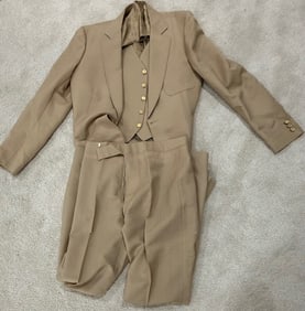 Richard Carpenters custom suit