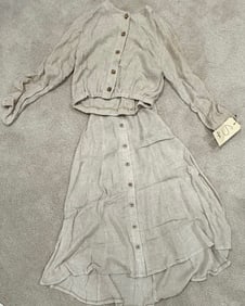 Reba McEntire dress screen worn