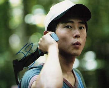 Steven Yeun Walking Dead signed photograph