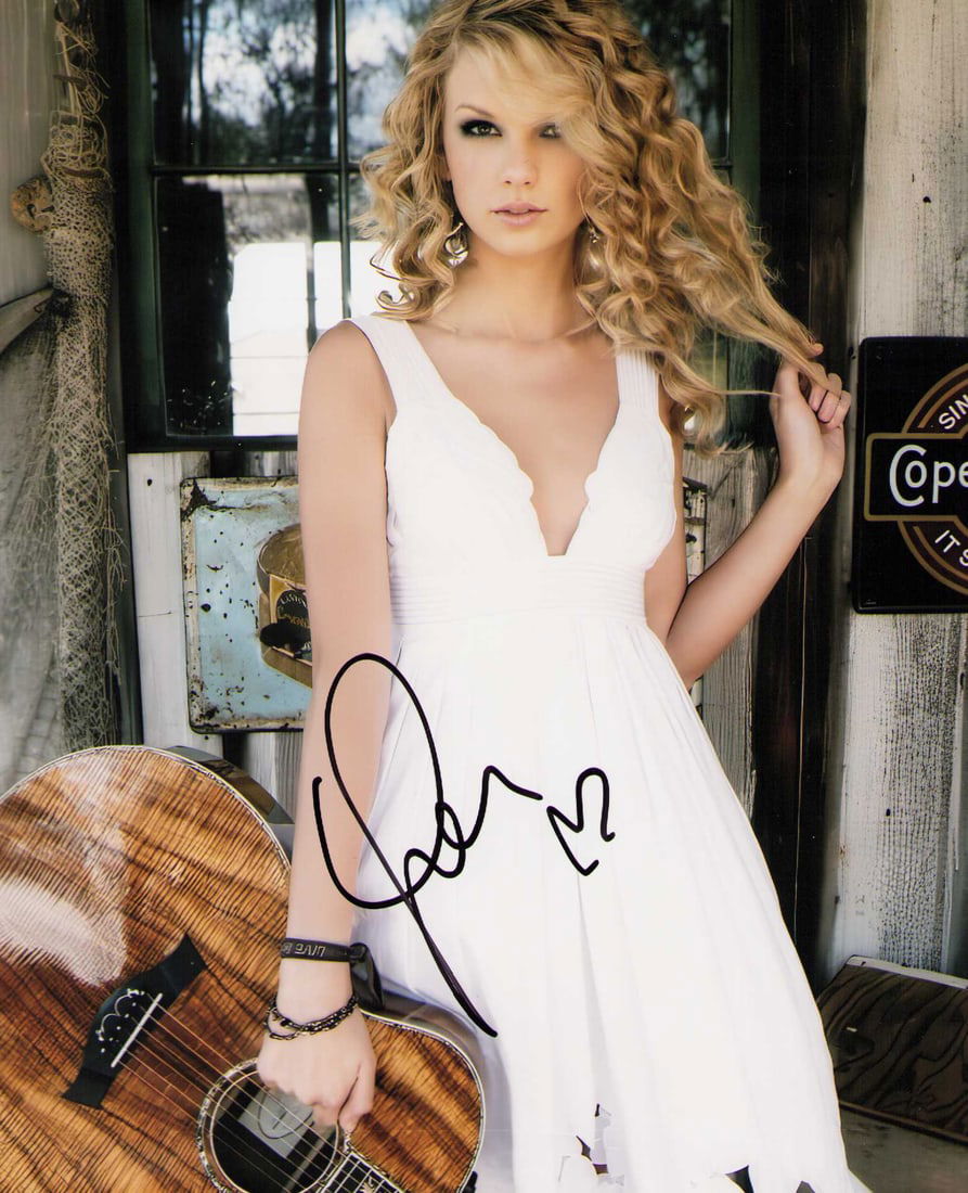Taylor Swift signed photo (1 of 1)