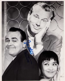 Jonathan Winters signed photo