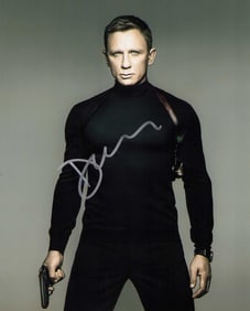 Daniel Craig signed photograph