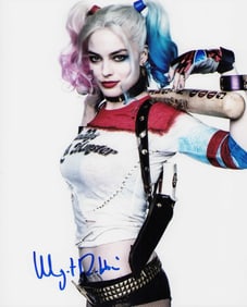 Margot Robbie signed photograph