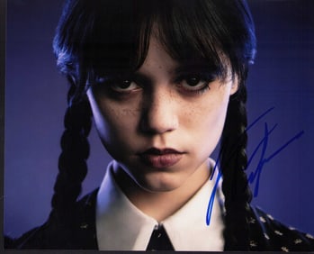 Jenna Ortega signed photograph