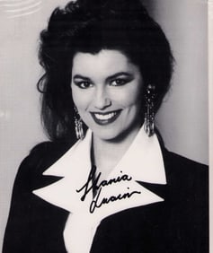 Shania Twain signed photo