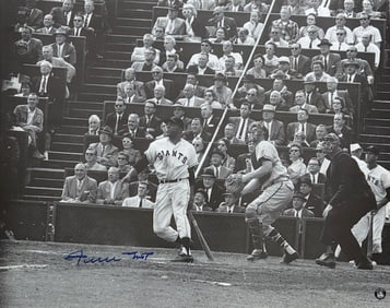 Willie Mays large signed 16x20 photograph