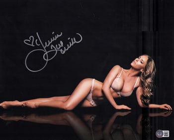 Jennifer Love Hewitt sexy signed 11x14 photograph