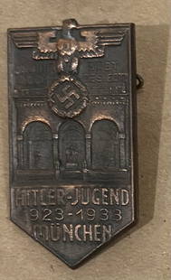 German Nazi pin: Hitlers headquarters on copper pin Hitler Jufgend Munchen 1923-1933 scarce