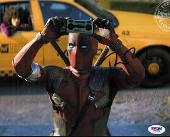 Ryan Reynolds Deadpool signed photograph PSA DNA