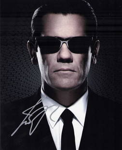 Josh Brolin signed photograph: A men in black signed 8x10 photograph Certificate of AuthenticityEVERY item in this auction comes with at minimum a full illustrated serial numbered COA signed by the worlds leading authenticator in E