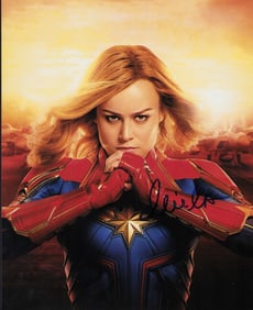 Brie Larson signed photograph