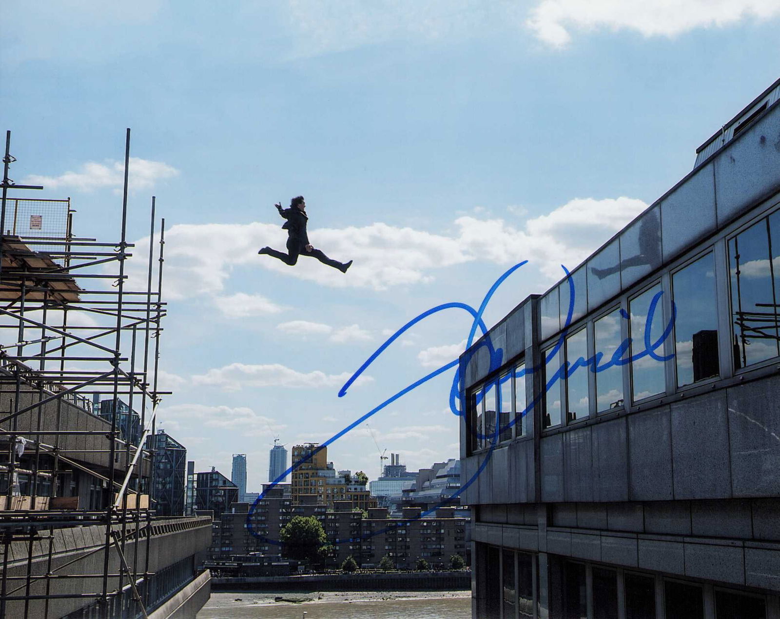 Tom Cruise Mission Impossible signed photograph (1 of 1)
