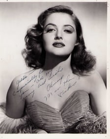 Martha Vickers signed photograph