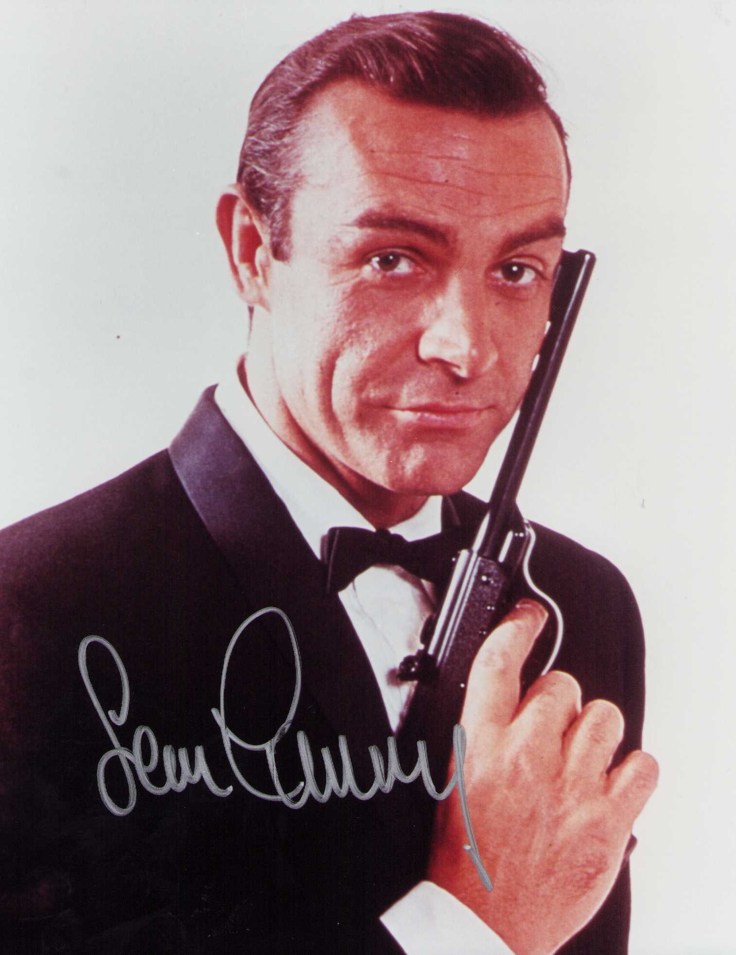 Sean Connery signed James Bond vintage photograph (1 of 1)
