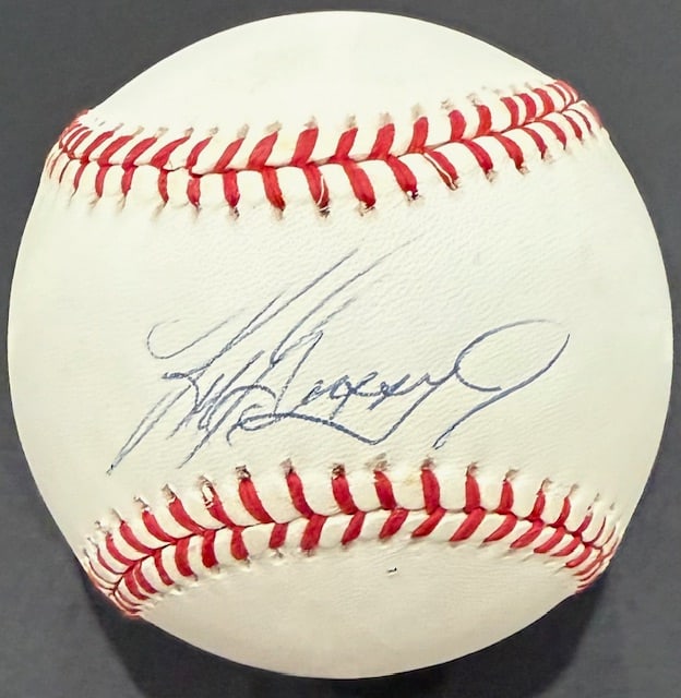 Ken Griffey Jr signed baseball (1 of 1)
