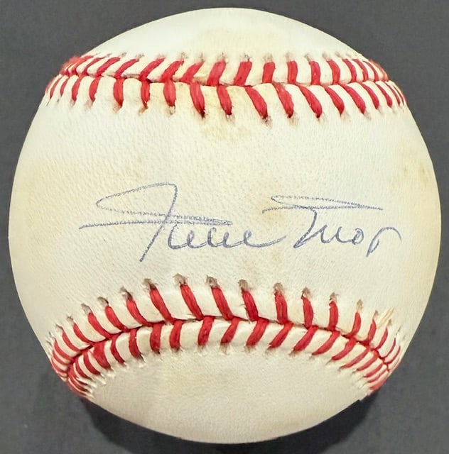 Willie Mays signed baseball (1 of 1)