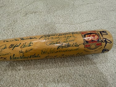 Hall of Famers baseball bat signed Incredible !