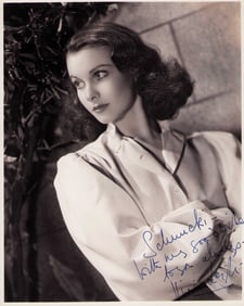 Vivien Leigh signed photograph
