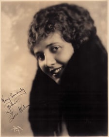 Lois Wilson signed photograph