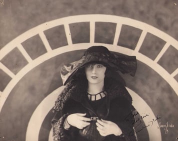 Pauline Starke signed photograph