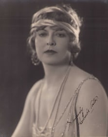 Gertude Astor signed photograph B