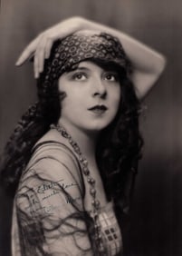 Colleen Moore signed 11x14 photograph