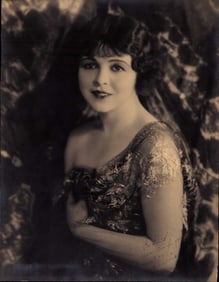 Helene Chadwick signed 11x14 photograph