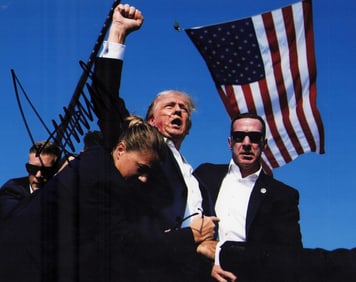 Donald Trump signed photograph