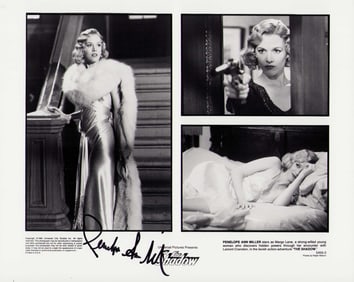 Penelope Ann Miller signed photograph