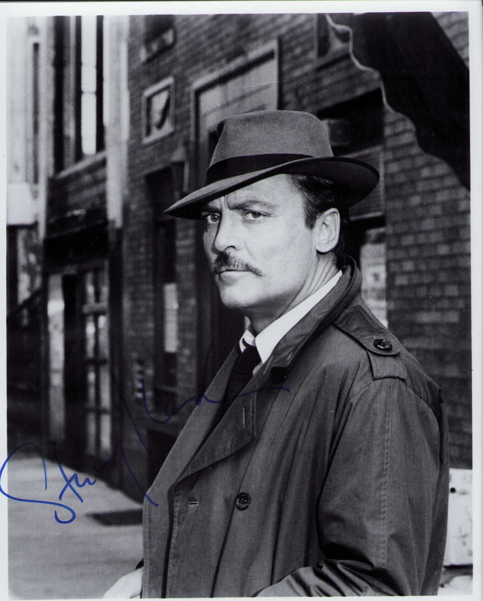 Stacey Keach signed photograph (1 of 1)