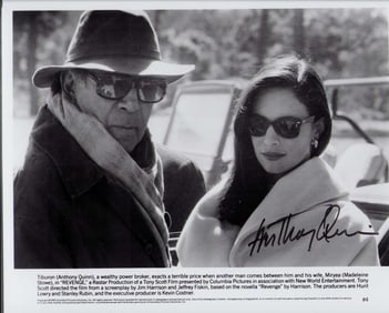 Anthony Quinn signed photograph