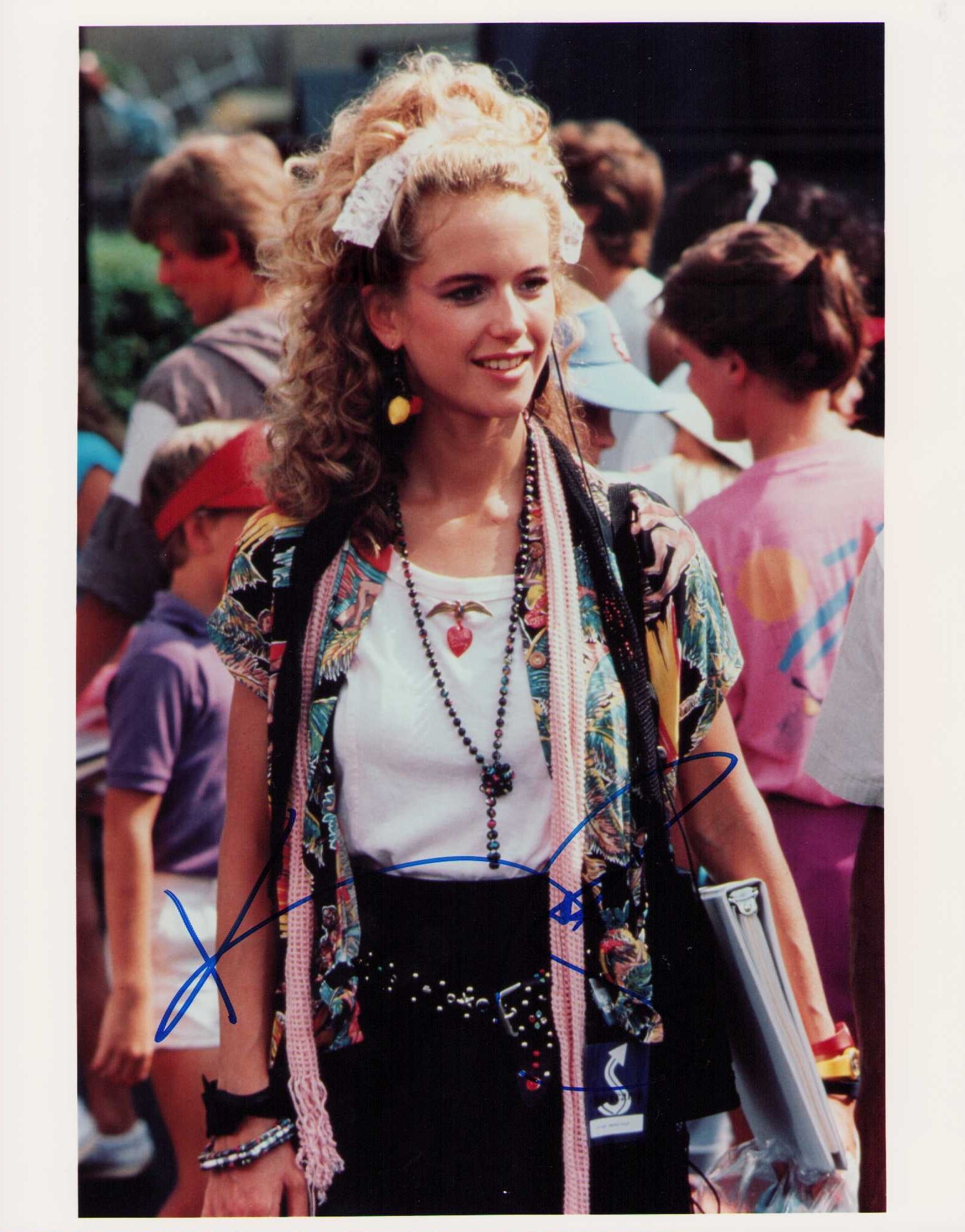 Kelly Preston signed photograph (1 of 1)