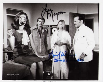 Lee Majors and Lindsey Wagner  signed photograph
