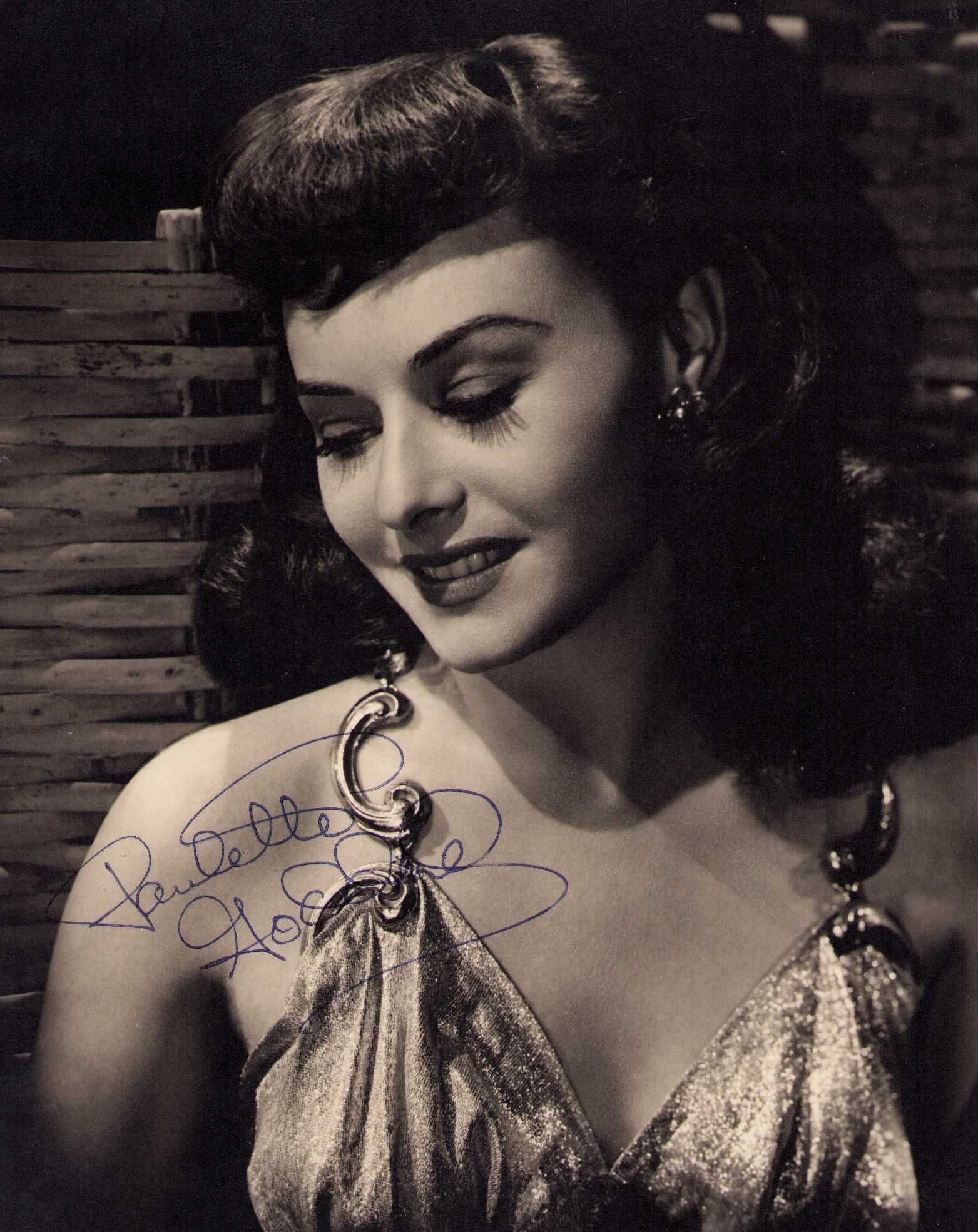 Paulette Goddard signed vintage photograph (1 of 1)