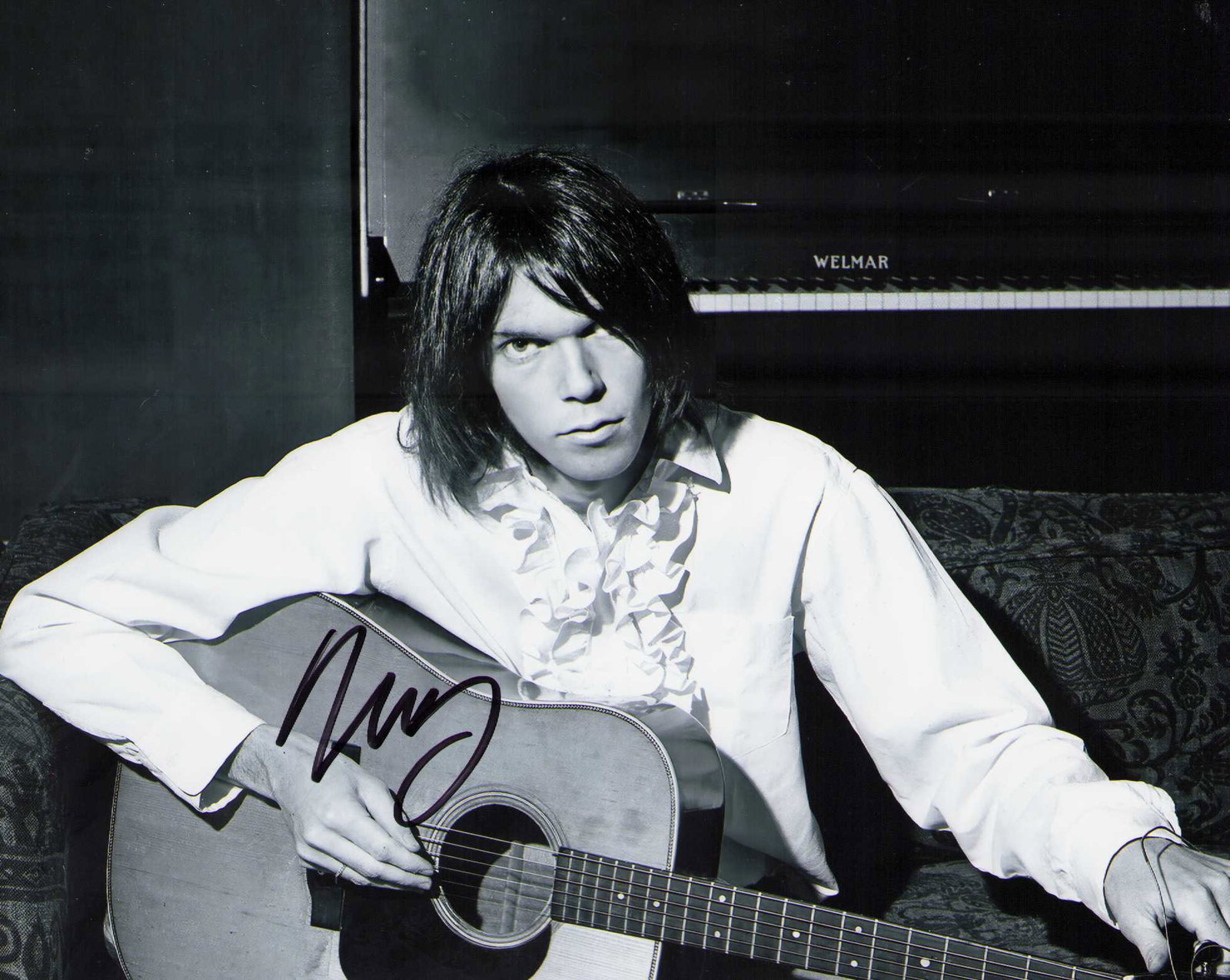 Neil Young signed photograph (1 of 1)