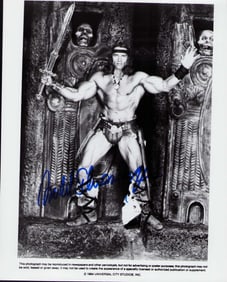 Arnold schwarzenegger signed photograph
