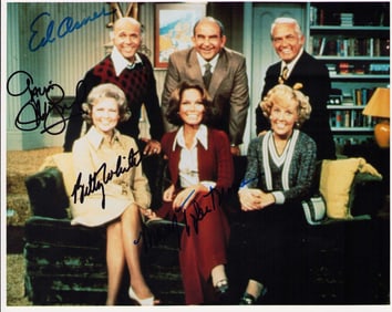 Mary Tyler Moore cast signed photograph