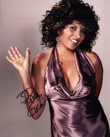Pam Grier signed photograph