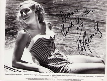Cathy Moriarty signed photograph