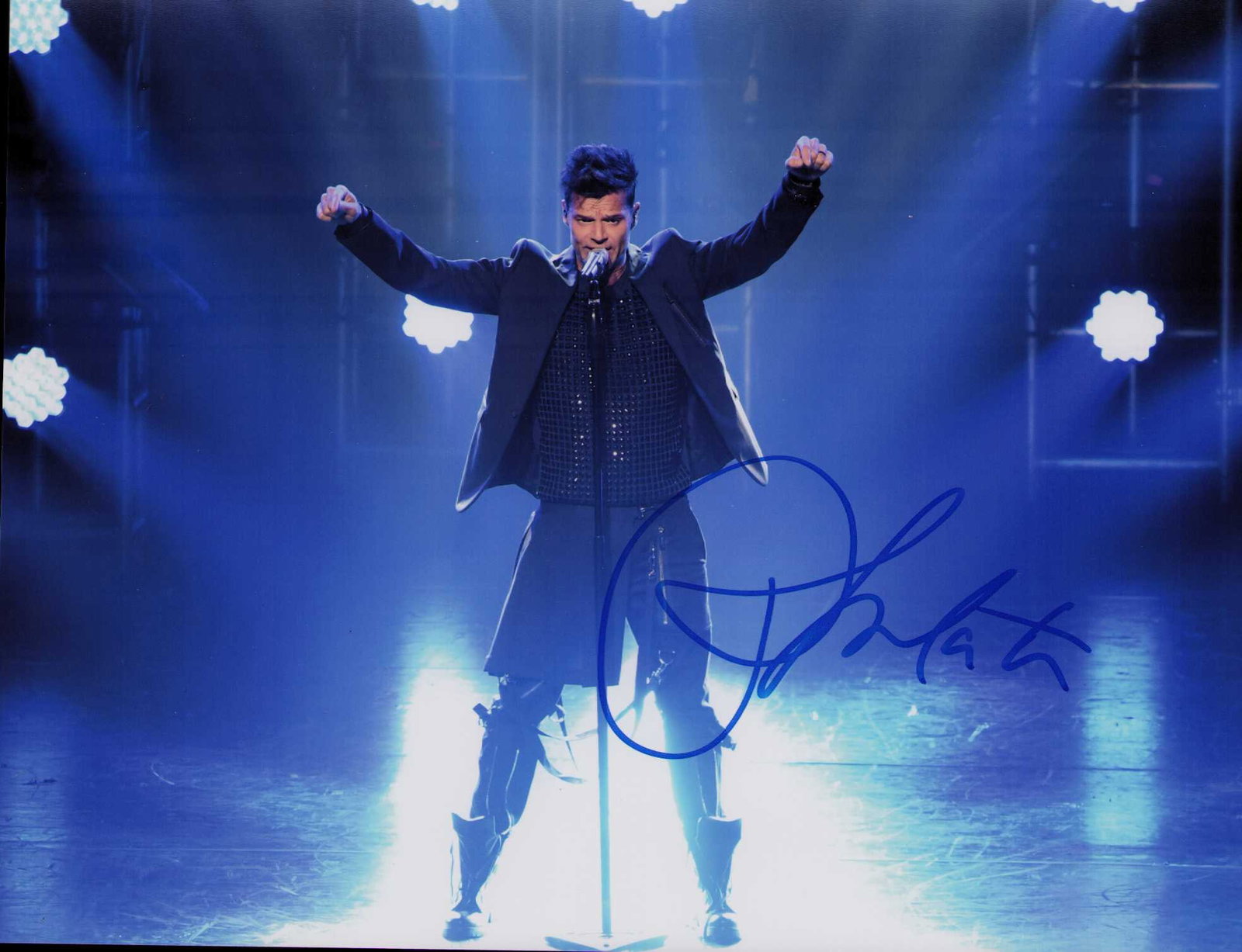 Ricky Martin signed photo (1 of 1)