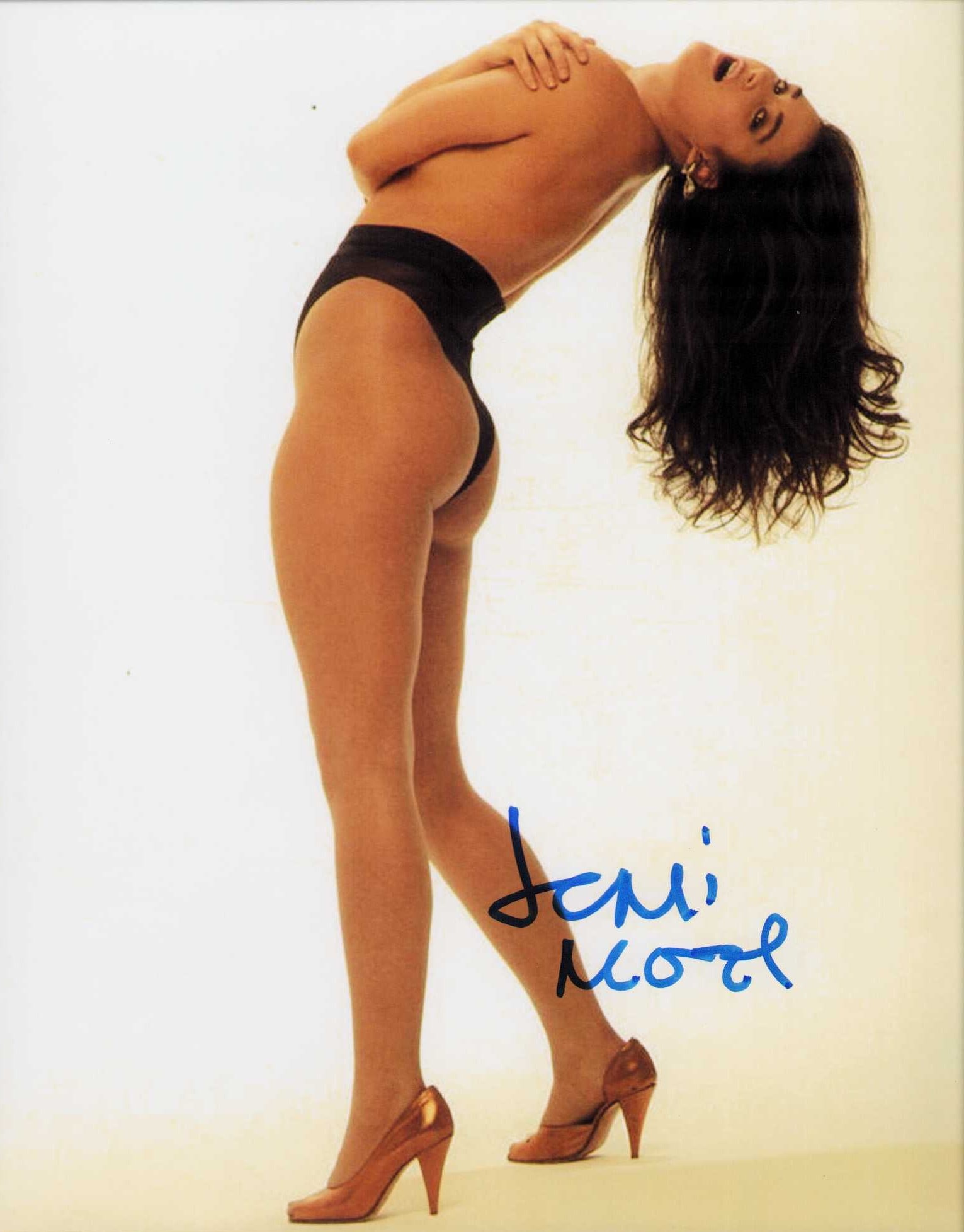 Demi Moore signed photo (1 of 1)