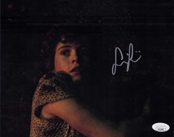Sophia Lillis signed 8x10 photo