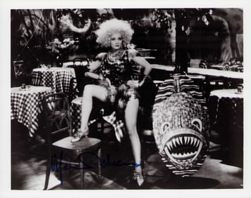 Marlene Dietrich signed photo 8x10