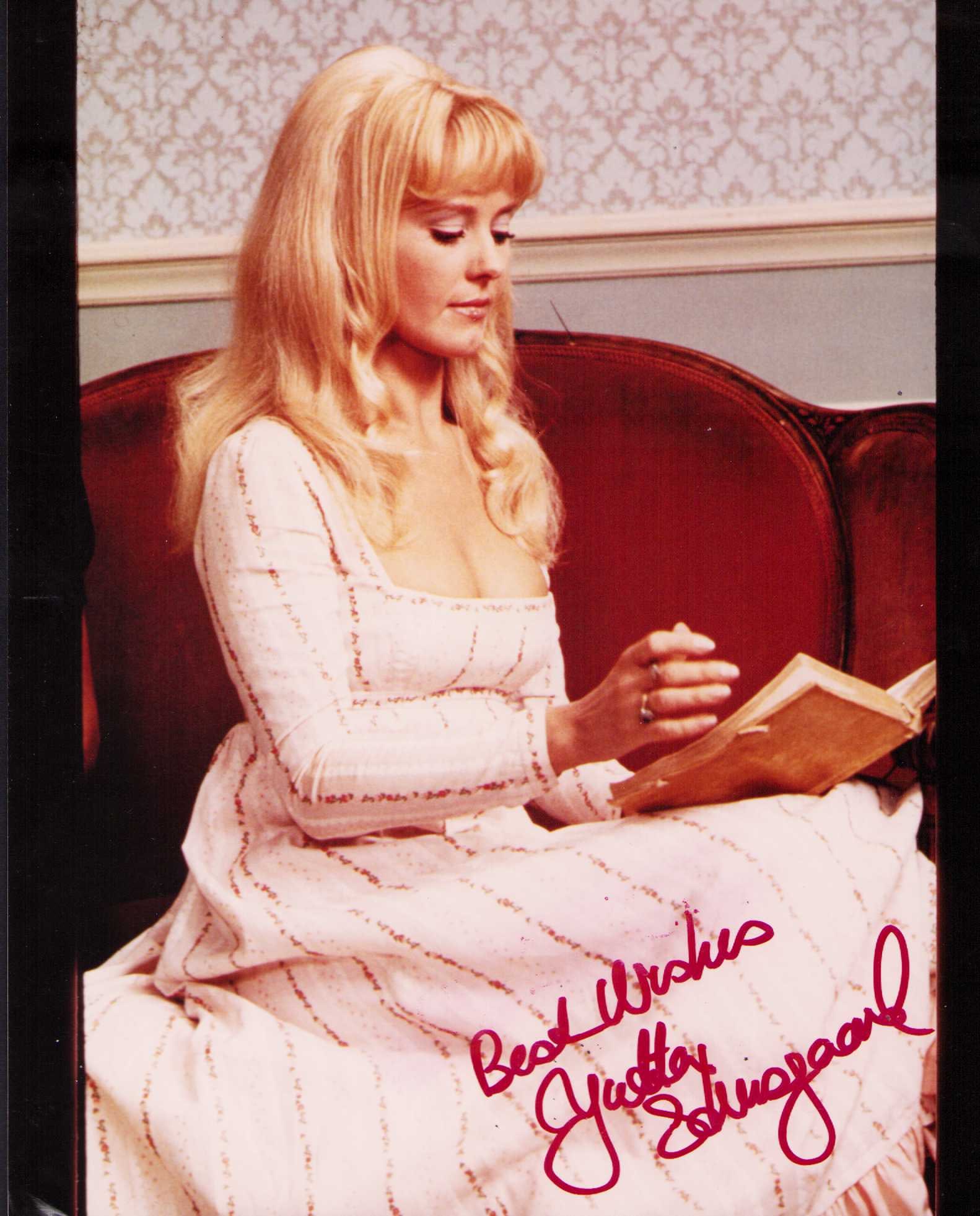 Yutte Stensgaard signed photo 8x10 (1 of 1)