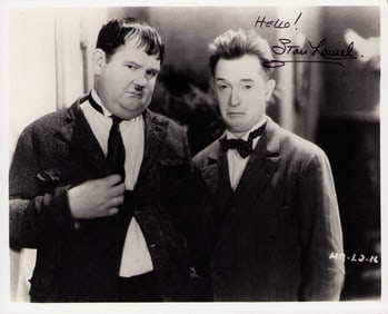Stan Laurel signed photo 8x10