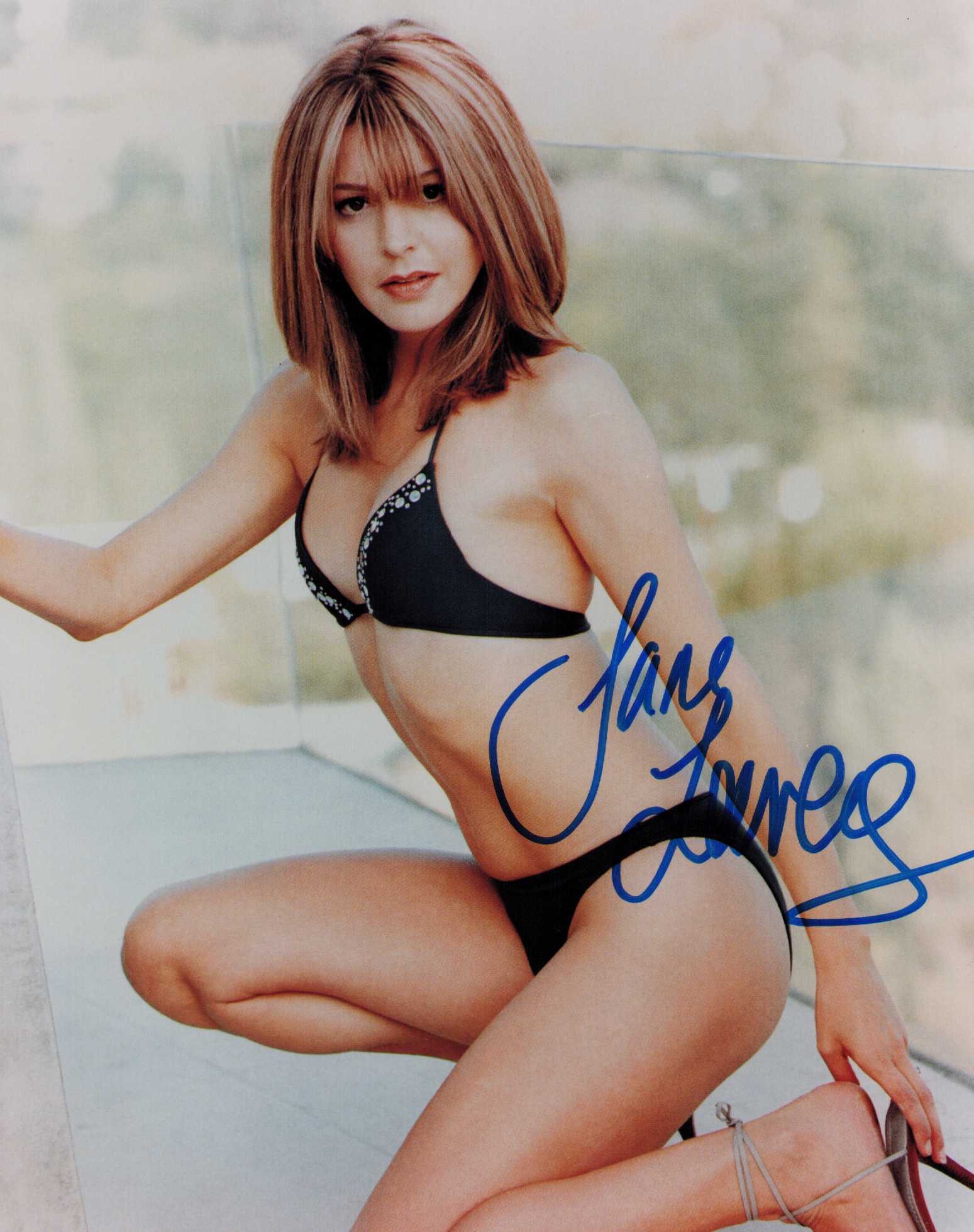 Jane Levees signed photograph: Sexy in Tv series Frasier later in Hot in Cleveland signed in a bikini Certificate of AuthenticityEVERY item in this auction comes with at minimum a fully illustrated and serial numbered COA signed by