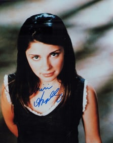 Shiri Appleby signed photograph