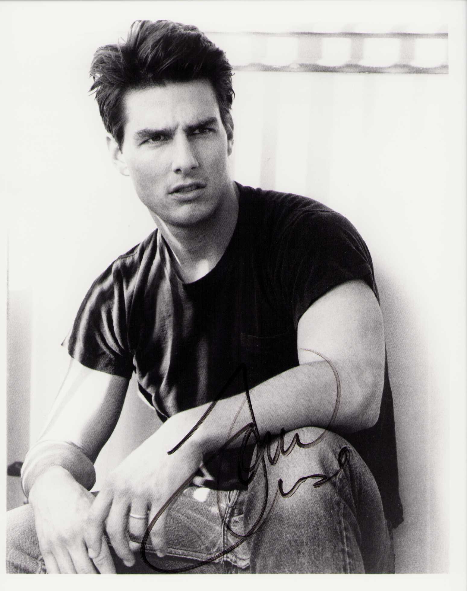 Tom Cruise signed photograph (1 of 1)